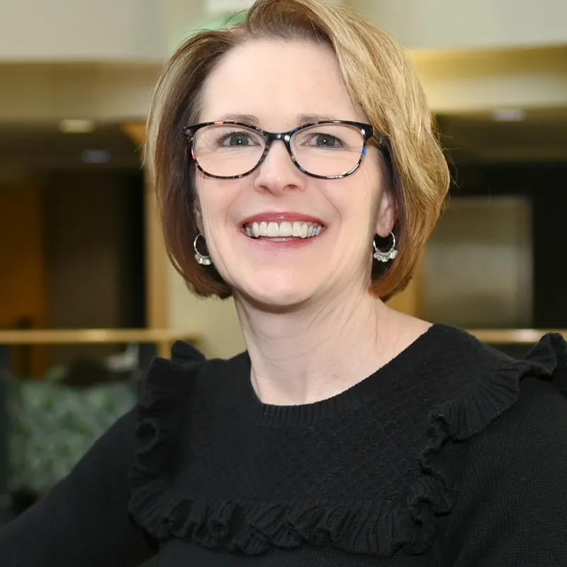 Karen Martin Headshot